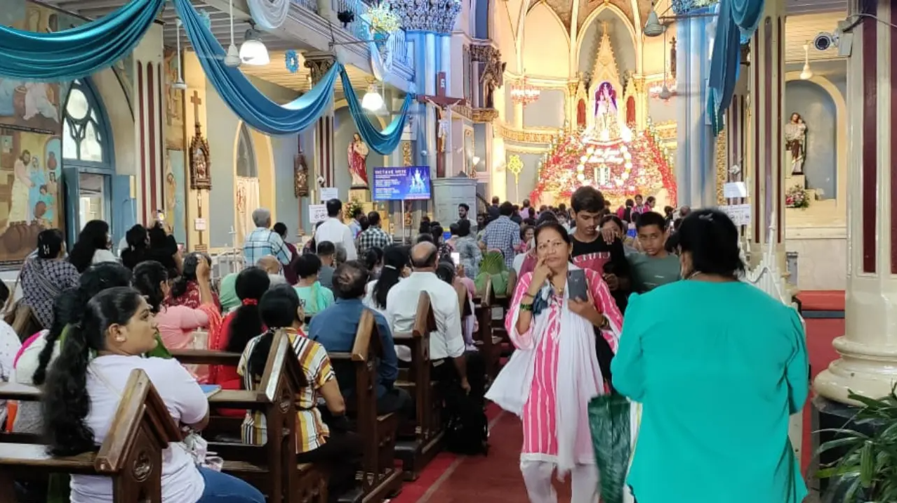 Every year, Mumbaikars, who are followers of every religion, come to visit Mount Mary Church during Bandra Fair to pray and seek the help and blessings of Mother Mary.